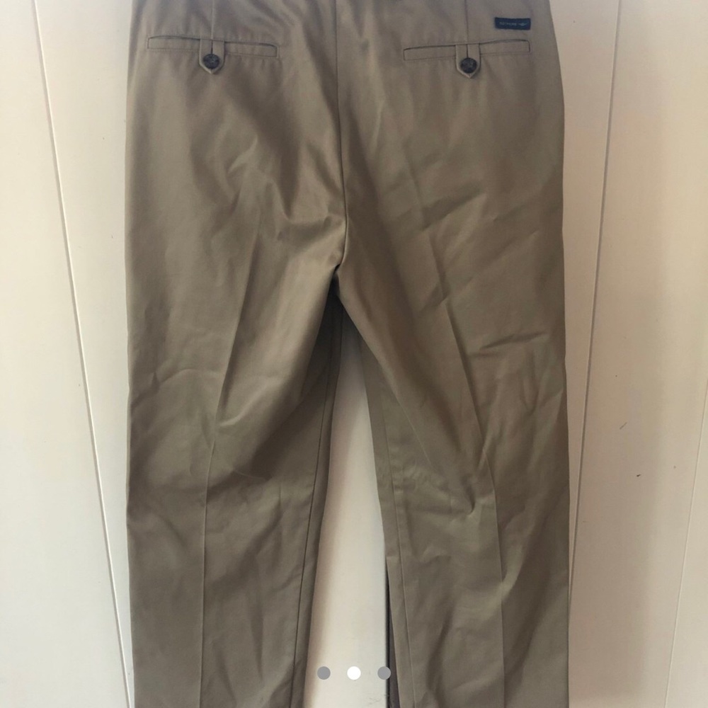 Dockers - Picture 2 of 3